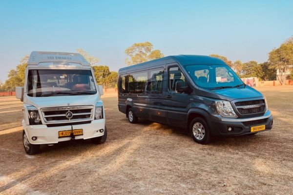 best taxi service in udaipur, Cab service in udaipur, Tempo Traveller in udaipur, Urbania Book in udaipur, udaipur taxi service, Rajasthan taxi service