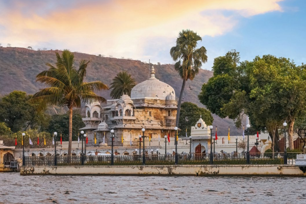 Taxi Service in Udaipur, Cab service in udaipur, Taxi in udaipur, Best taxi service in udaipur, Jag Mandir udaipur