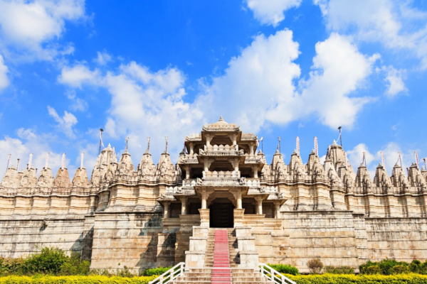 Taxi Service in Udaipur, Cab service in udaipur, Taxi in udaipur, Best taxi service in udaipur, Ranakpur udaipur