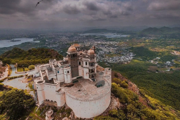 Taxi Service in Udaipur, Cab service in udaipur, Taxi in udaipur, Best taxi service in udaipur, Sajjangarh Monsoon Palace udaipur