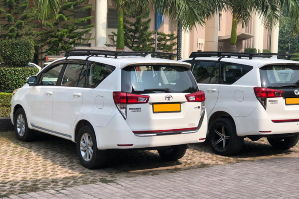 best taxi service in udaipur, Cab service in udaipur, Tempo Traveller in udaipur, Urbania Book in udaipur, udaipur taxi service, Rajasthan taxi