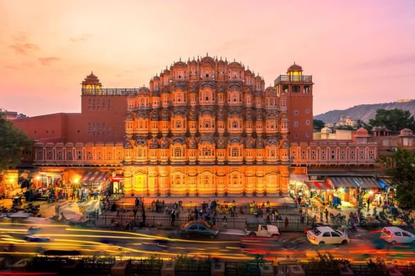 Taxi Service in Udaipur, Cab service in udaipur, Taxi in udaipur, Best taxi service in udaipur, Jaipur udaipur