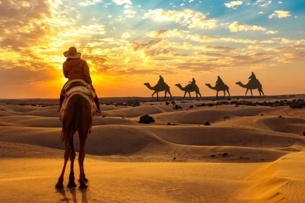 best taxi service in udaipur, Cab service in udaipur, Tempo Traveller in udaipur, Urbania Book in udaipur, udaipur taxi service, Rajasthan taxi jaisalmer Rajasthan