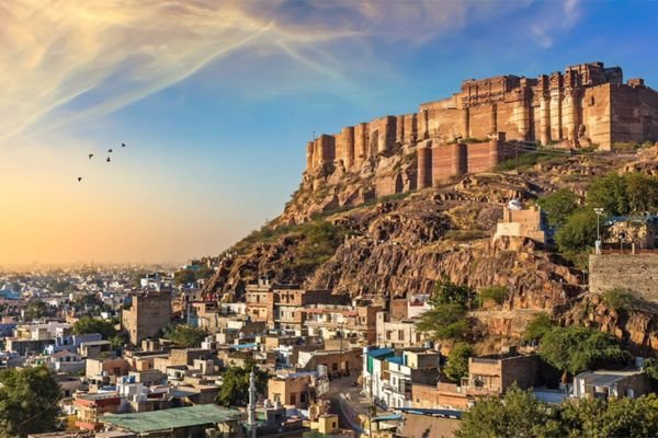 best taxi service in udaipur, Cab service in udaipur, Tempo Traveller in udaipur, Urbania Book in udaipur, udaipur taxi service, Rajasthan taxi Joshpur Rajasthan